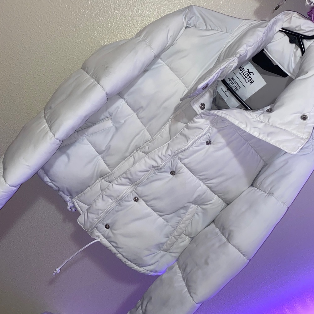 Hollister puffer jacket
